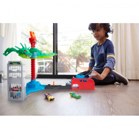 Hot Wheels Atak Smoka Zestaw z Napędem Auta GJL13